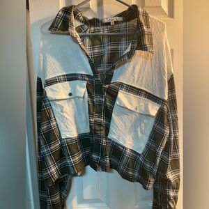 Plaid women’s flannel/ crop top style